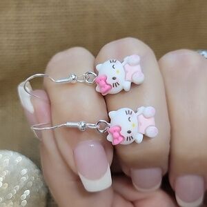 🔥LAST PAIR🔥 HELLO KITTY DAINTY DROP EARRINGS, 925 wires